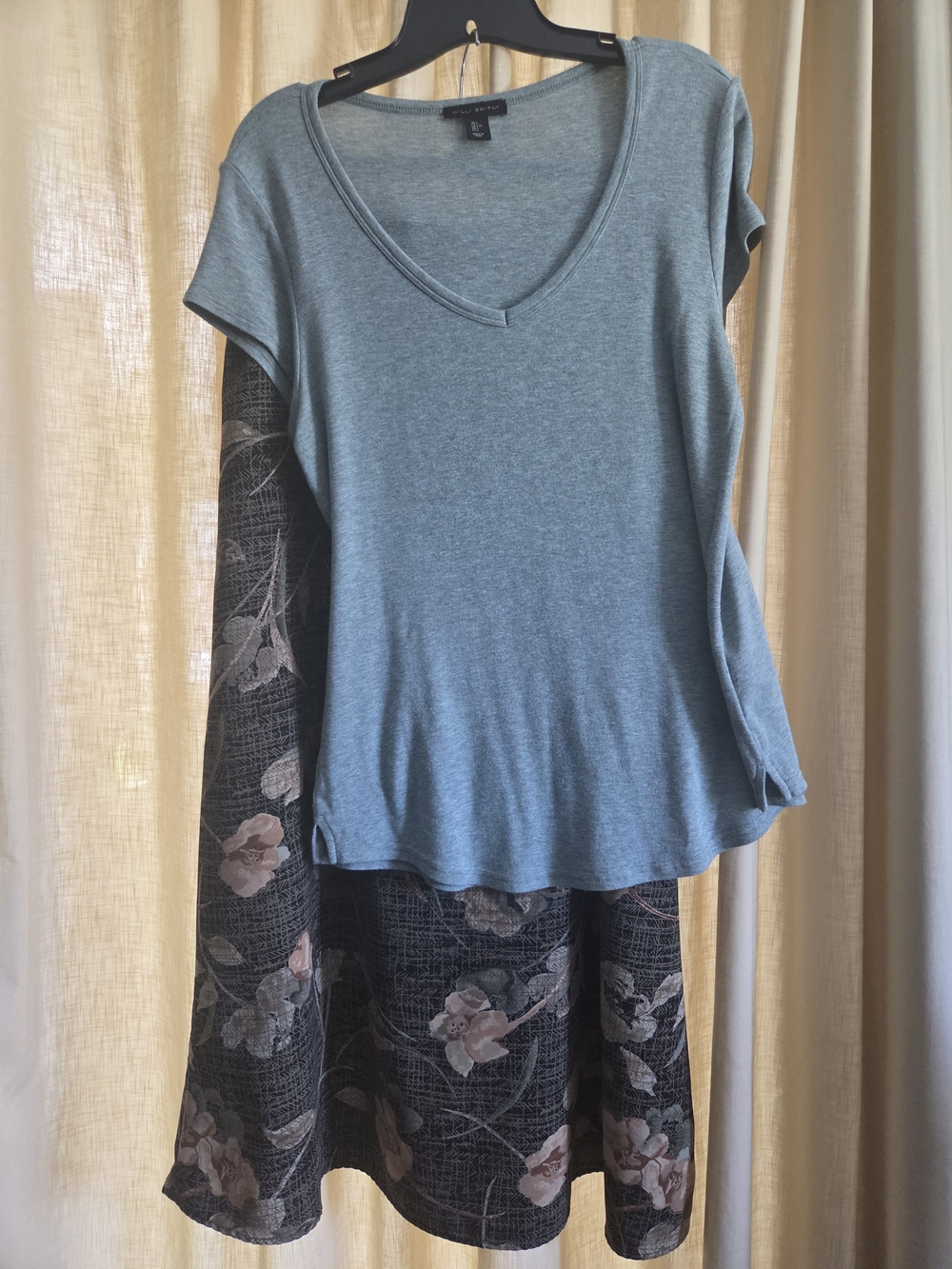 Requirements A-line Skirt (M) & Willi Smith V-Neck Seafoam Cap Sleeved Tee (L)